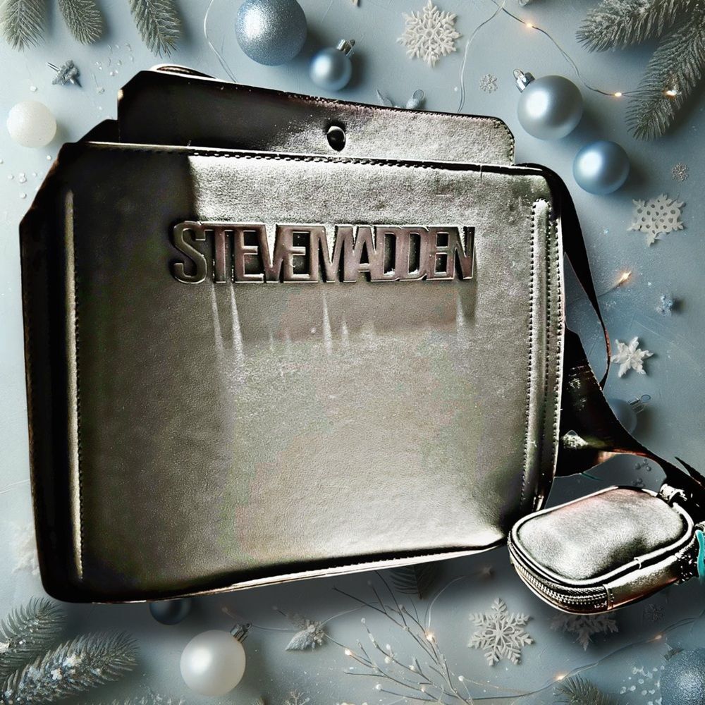 Steve Madden Black Purse w/ AirPod Case โข 2 Straps